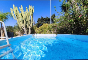 In Villa con Piscina a San Leone, Villaggio Mosè